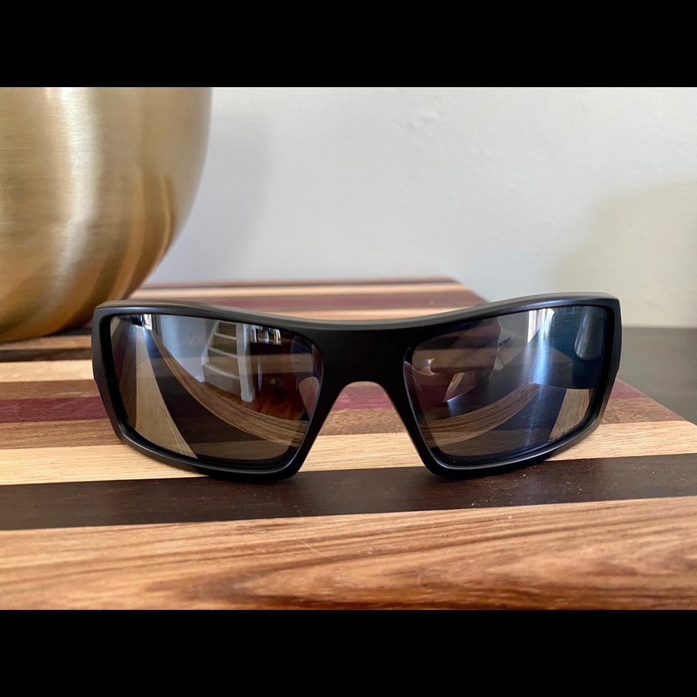 Black Oakley Gascan Sunglasses - Polarized lenses